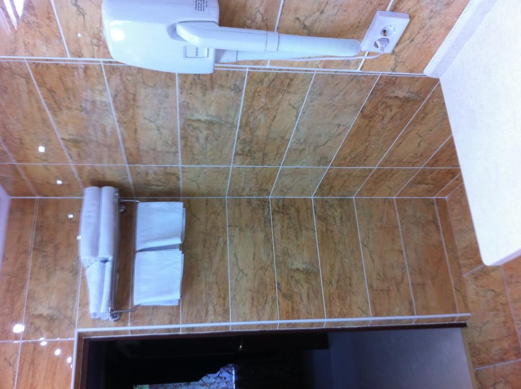 Mereke Hotel Ustʼ-Kamenogorsk Quarto foto