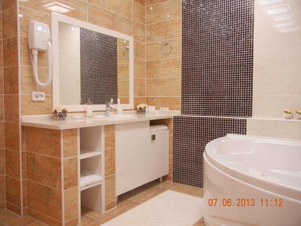 Mereke Hotel Ustʼ-Kamenogorsk Quarto foto