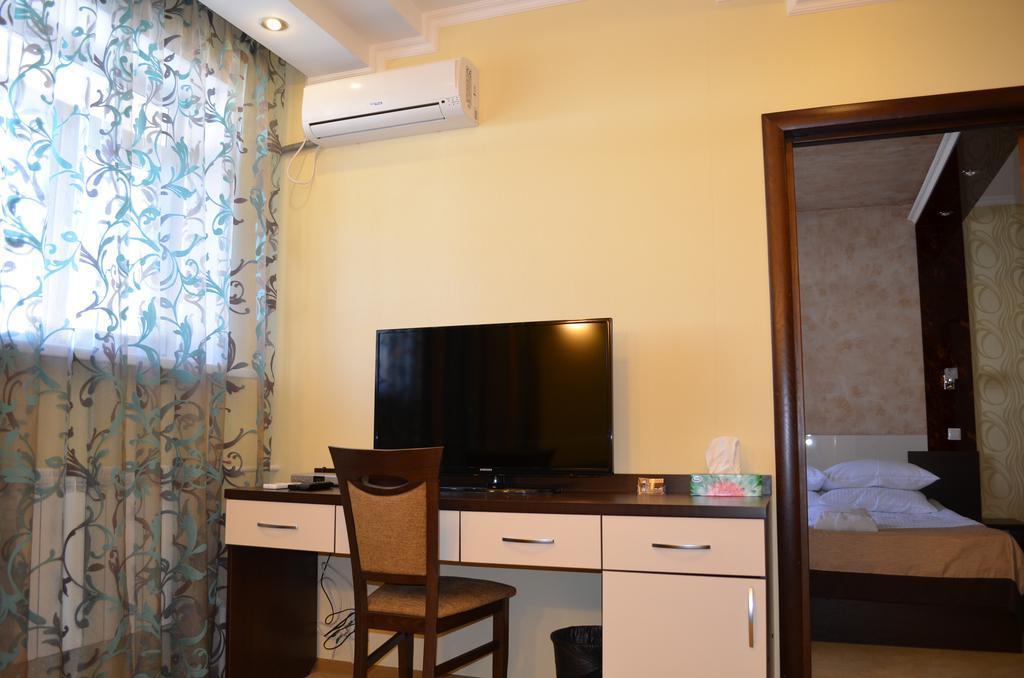 Mereke Hotel Ustʼ-Kamenogorsk Quarto foto