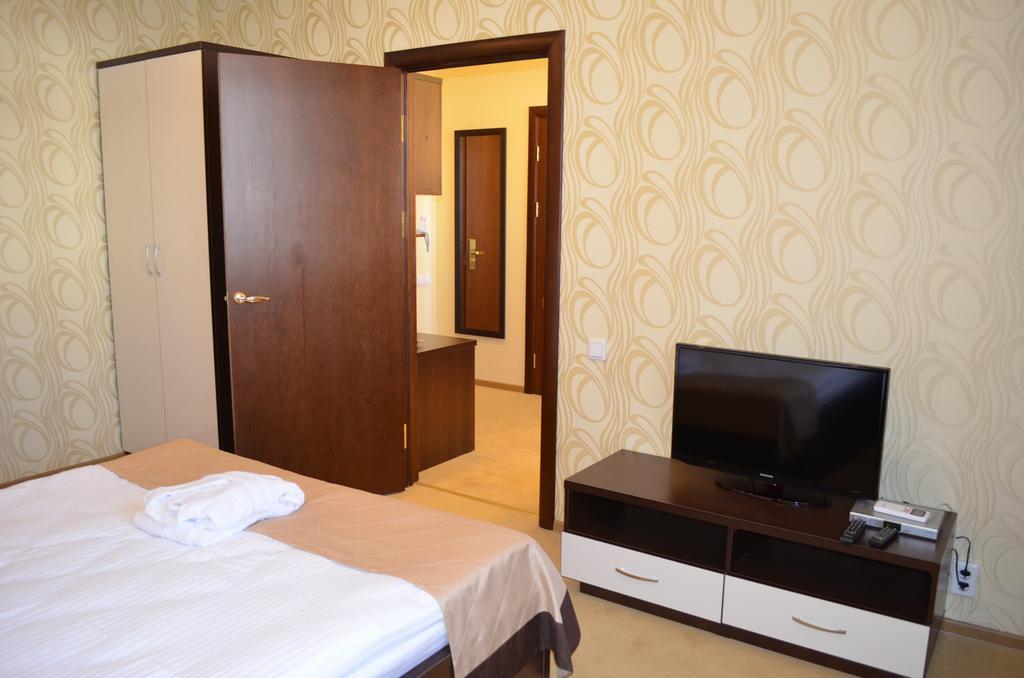 Mereke Hotel Ustʼ-Kamenogorsk Quarto foto