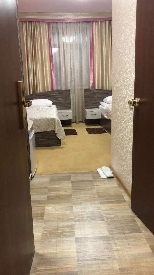 Mereke Hotel Ustʼ-Kamenogorsk Exterior foto